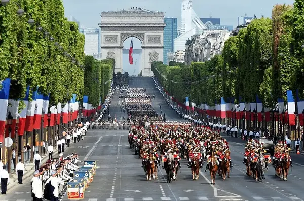Defile militaire 14 juillet France 2