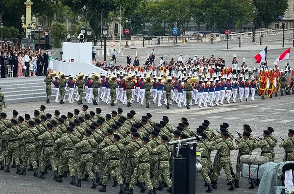 Defile militaire 14 juillet France 3