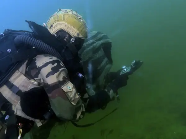 Montre Commando Forces Speciales Différence 4