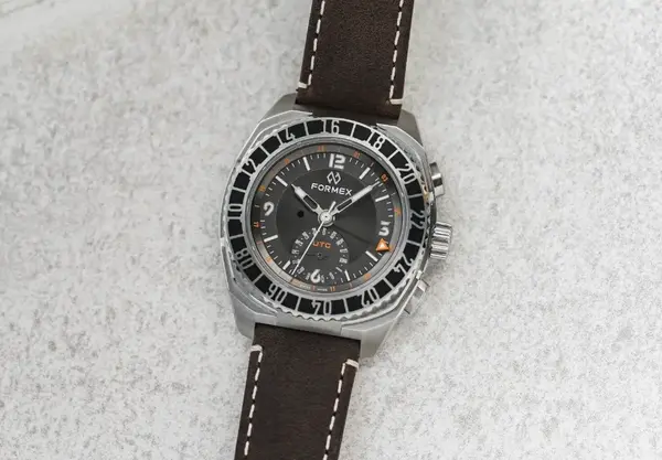 Montre Formex Stratos UTC 16