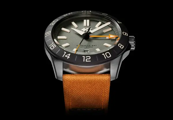 Montre Militaire Christopher Ward C63 Sealander Extreme GMT 13