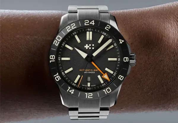Montre Militaire Christopher Ward C63 Sealander Extreme GMT 17