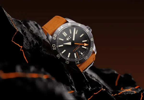Montre Militaire Christopher Ward C63 Sealander Extreme GMT 19