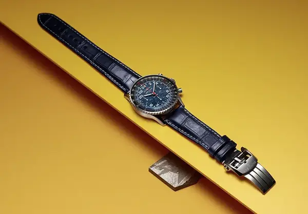 Montre aviateur Breitling Navitimer B02 Chronograph 41 Cosmonaute ARTEMIS II 10