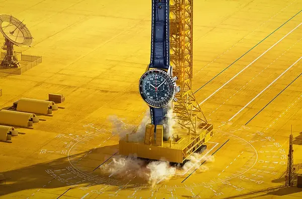 Montre aviateur Breitling Navitimer B02 Chronograph 41 Cosmonaute ARTEMIS II 44