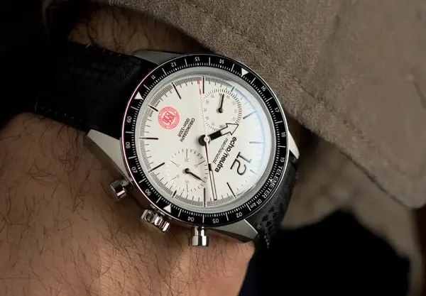 Montre echoneutra 1956 chronographe blanc 10