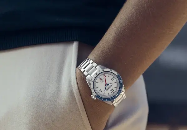 Montre echoneutra GMT 21