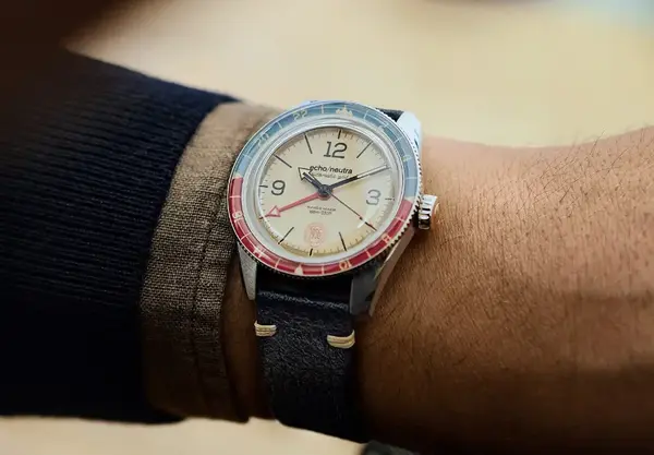 Montre echoneutra GMT 23