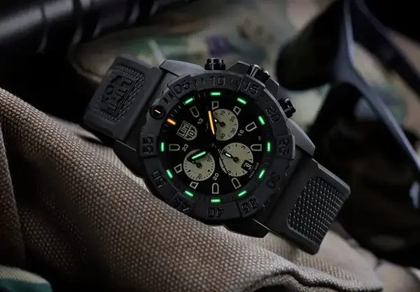 Montre forces speciales Luminox Navy SEAL Chronographe 16