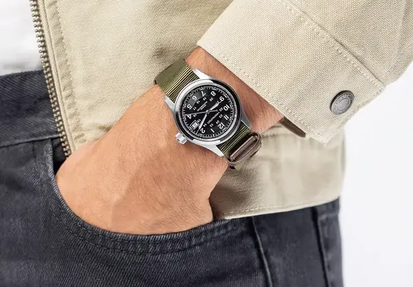 Montre militaire Hamilton Khaki Field Auto Call of Duty 18