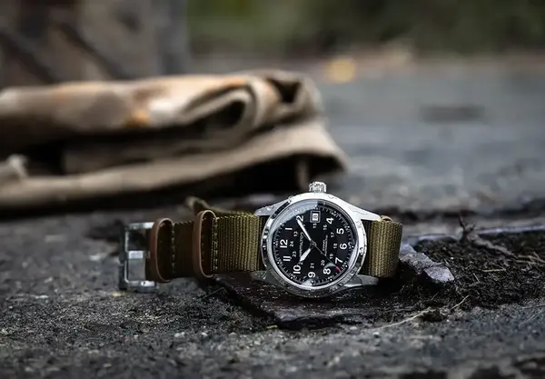 Montre militaire Hamilton Khaki Field Auto Call of Duty 19