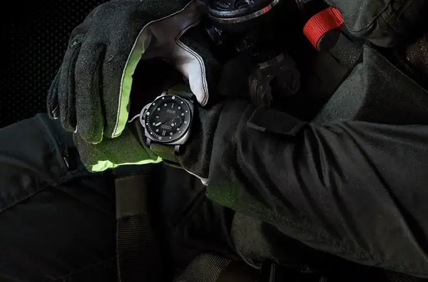 Montre militaire Panerai Submersible Marina Militare PAM01697 2
