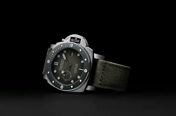 Montre militaire Panerai Submersible Marina Militare PAM01697 7