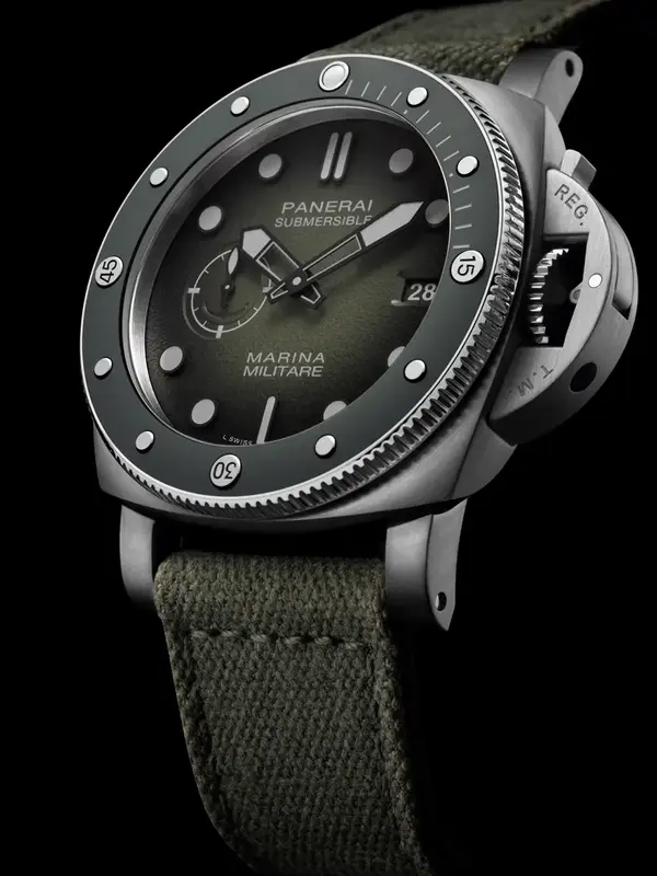 Montre militaire Panerai Submersible Marina Militare PAM01697 8
