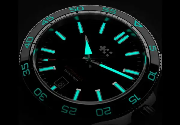 Montre plongee Christopher Ward C60 Trident Pro 300 17