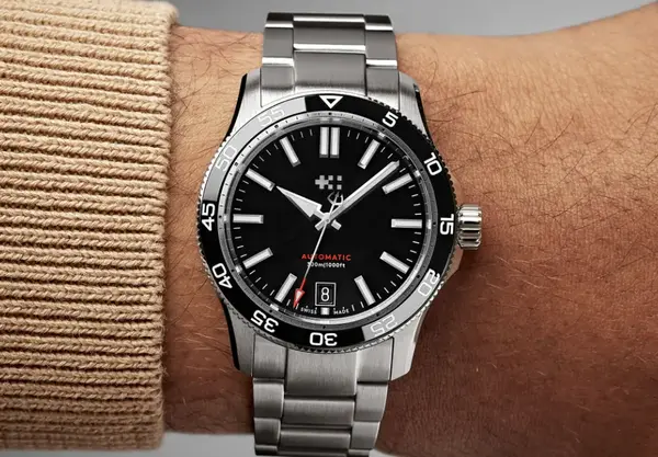 Montre plongee Christopher Ward C60 Trident Pro 300 22
