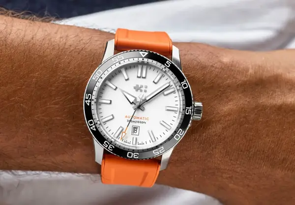 Montre plongee Christopher Ward C60 Trident Pro 300 27
