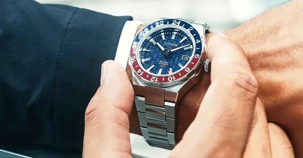 Montre plongee Citizen Serie 8 GMT 1