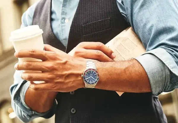 Montre plongee Citizen Serie 8 GMT 18 1