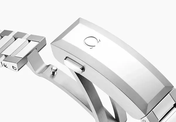 Montre plongee Omega Seamaster Planet Ocean 16