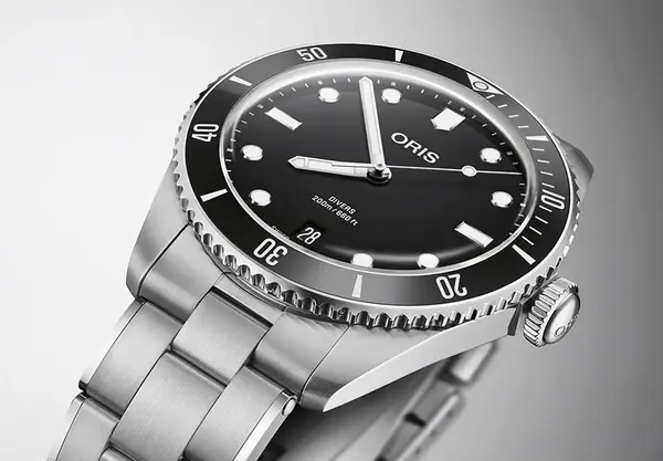Montre plongee Oris Divers Date 18