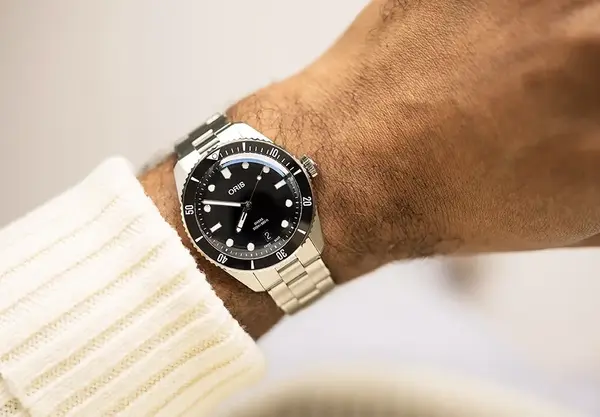 Montre plongee Oris Divers Date 19