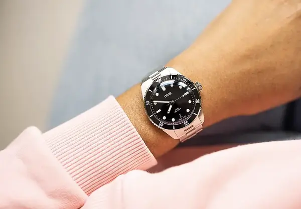 Montre plongee Oris Divers Date 20