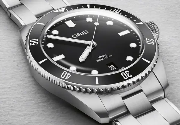 Montre plongee Oris Divers Date 23