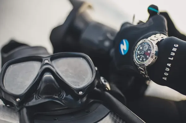 Montre plongee RESERVOIR Hydrosphere Blackfin 3