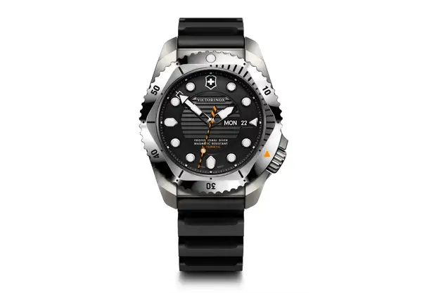 Montre plongee Victorinox dive pro 14