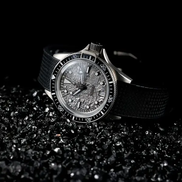 Montre plongee Yema Superman Titanium Moon Tide CMM 11 1
