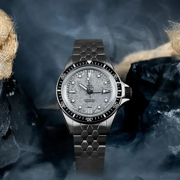 Montre plongee Yema Superman Titanium Moon Tide CMM 11 4