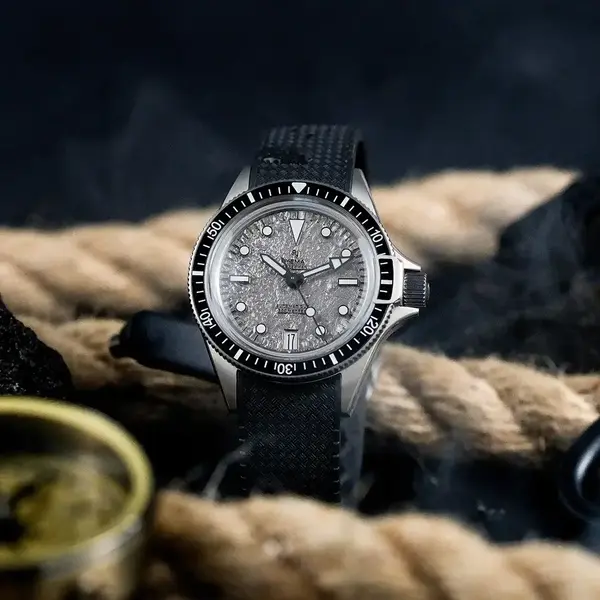 Montre plongee Yema Superman Titanium Moon Tide CMM 11 5