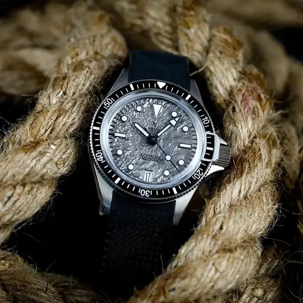 Montre plongee Yema Superman Titanium Moon Tide CMM 11 6