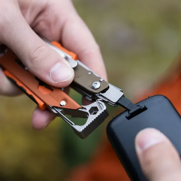 Outil multi fonction Leatherman Signal 6