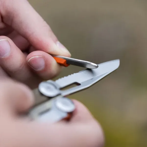 Outil multi fonction Leatherman Signal 7