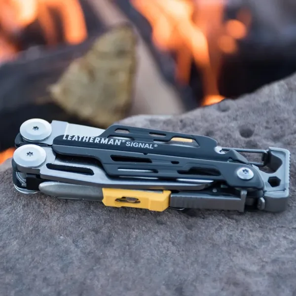 Outil multi fonction Leatherman Signal 8