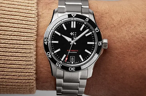 Plongeuse Christopher Ward C60 Trident Pro 30 4
