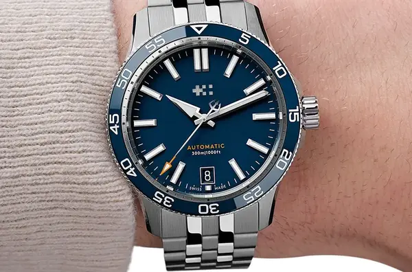Plongeuse Christopher Ward C60 Trident Pro 30 5