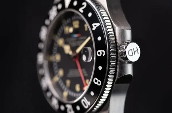 Plongeuse Humbert Droz HD9 GMT 7