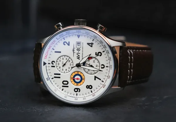 Montre aviateur avi 8 hawker hurricane classic chronograph white 18