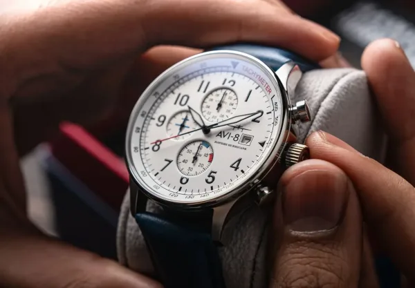 Montre aviateur avi 8 hawker hurricane classic chronograph white 23