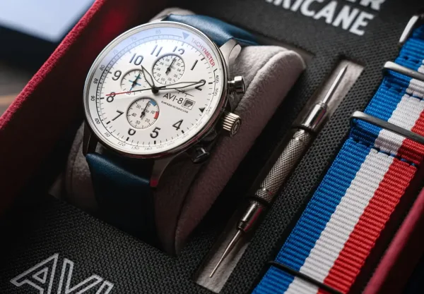 Montre aviateur avi 8 hawker hurricane classic chronograph white 26
