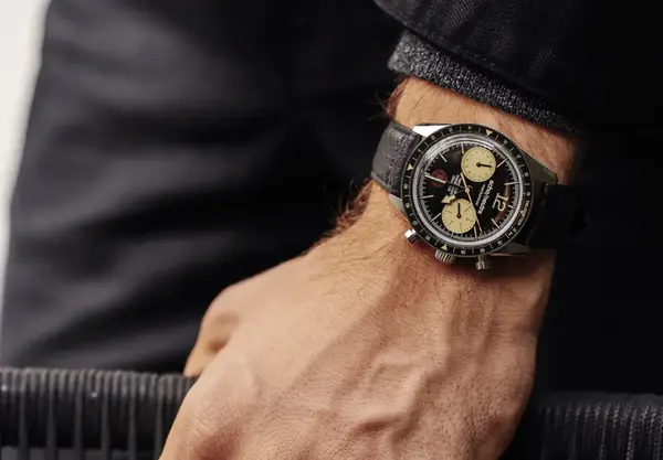 Montre echoneutra 1956 chronographe noir 188