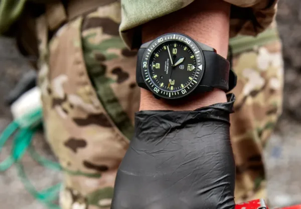 Montre militaire elliot brown holton auto gmt 20