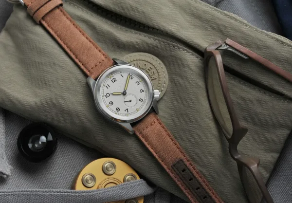 Montre militaire vario 1945 d12 field watch 24