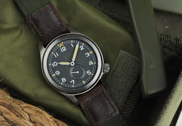 Montre militaire vario 1945 d12 field watch 38