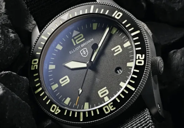 Montre plongee elliot brown bloxworth heritage diver 19