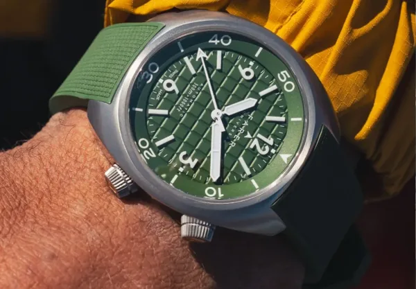 Montre plongee farer aqua compressor titanium series iii 42