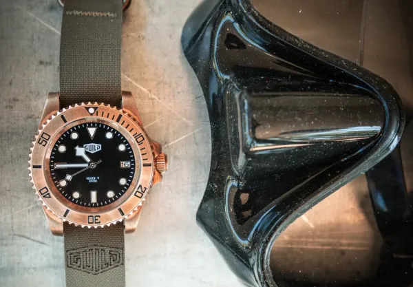 Montre plongee guild mark v bronze heritage diver 10